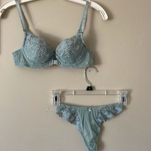 Mint Felina 34A bra/thong set